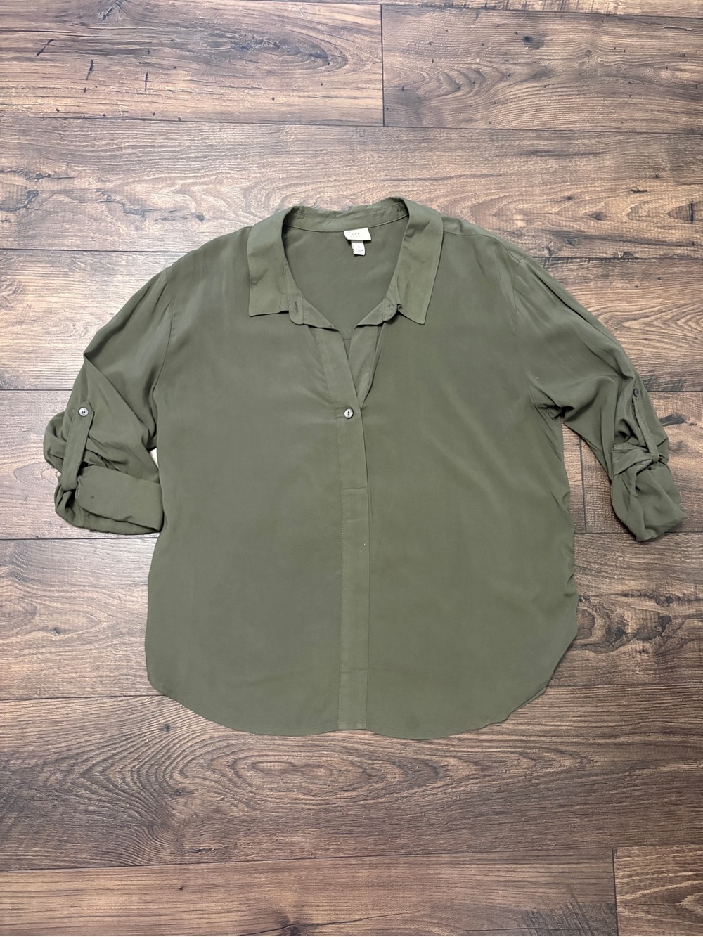 🌴 A New Day Olive Green Roll Tab Sleeve Blouse Size Large